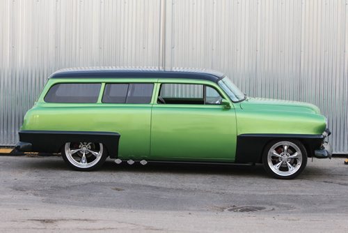 Paul Roy's 1954 Plymouth. October 17, 2012  BORIS MINKEVICH / WINNIPEG FREE PRESS