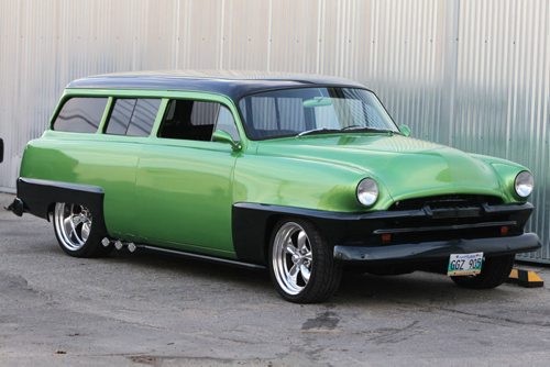 Paul Roy's 1954 Plymouth. October 17, 2012  BORIS MINKEVICH / WINNIPEG FREE PRESS