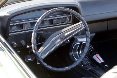 CLASSIC CAR - Tim Parkhill's 1971 Torino GT Convertable. October 16, 2012  BORIS MINKEVICH / WINNIPEG FREE PRESS