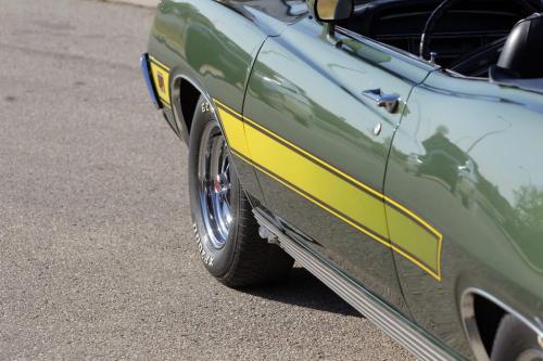 CLASSIC CAR - Tim Parkhill's 1971 Torino GT Convertable. October 16, 2012  BORIS MINKEVICH / WINNIPEG FREE PRESS