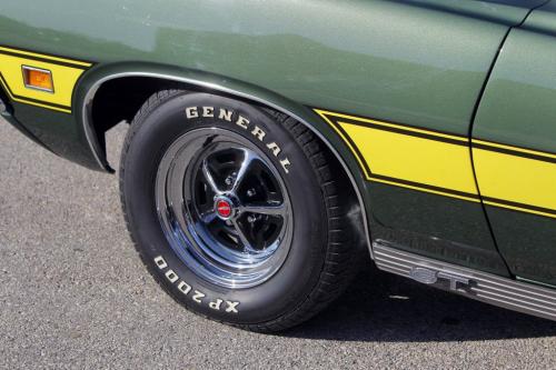 CLASSIC CAR - Tim Parkhill's 1971 Torino GT Convertable. October 16, 2012  BORIS MINKEVICH / WINNIPEG FREE PRESS