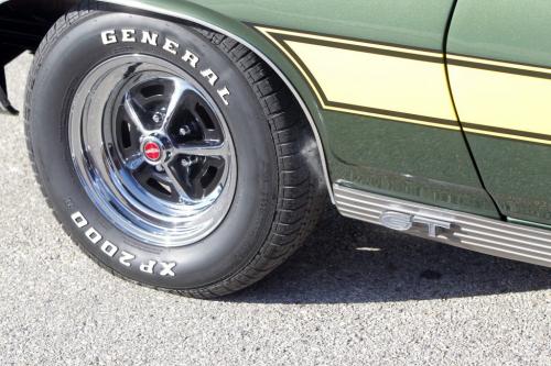 CLASSIC CAR - Tim Parkhill's 1971 Torino GT Convertable. October 16, 2012  BORIS MINKEVICH / WINNIPEG FREE PRESS