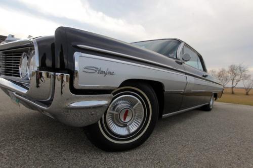 CLASSIC CAR - Don Scharf's 1962 Olds Starfire . October 16, 2012  BORIS MINKEVICH / WINNIPEG FREE PRESS