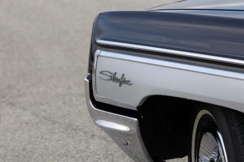 CLASSIC CAR - Don Scharf's 1962 Olds Starfire . October 16, 2012  BORIS MINKEVICH / WINNIPEG FREE PRESS