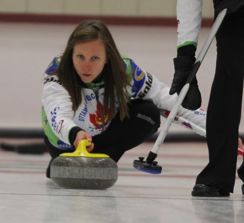 Curling at the Fort Rouge Curling Club. Final. Ottawa's skip Rachel Homan. October 22, 2012  BORIS MINKEVICH / WINNIPEG FREE PRESS