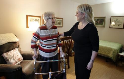 Feature on care homes featuring the Thorvaldson Care Centre on Stradbrook Ave., co-owner Jocelyn Thorvaldson with resident Joan Phillips. Larry Kusch story    (WAYNE GLOWACKI/WINNIPEG FREE PRESS) Winnipeg Free Press  Oct.31   2012