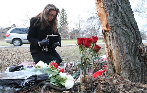 Jacqueline Romanow mother of 17 year old Kelvin High School student Julia Romanow was killed in a car crash Thursday afternoon on Wellington Crescent-  arrives at crash scene Friday to arrange  flowers and hold a personal vigil- See Kevin Rollason  story Family Photo-November 02, 2012   (JOE BRYKSA / WINNIPEG FREE PRESS)