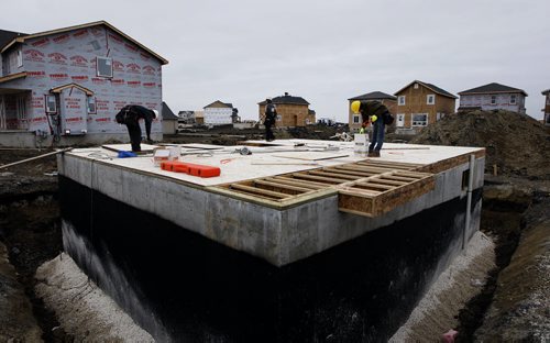 Business story on new homes construction in Manitoba Äì in pic new homes going up in Bridgewater Lakes near Waverley  KEN GIGLIOTTI  / WINNIPEG FREE PRESS  /  Nov 5 2012