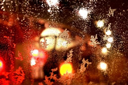Interesting ice formations are created as freezing rain clings together after fall on a windshield Saturday evening during Winnipeg's 1st snow storm of the season. Standup photo Nov 10 ,  2012 (Ruth Bonneville/Winnipeg Free Press)