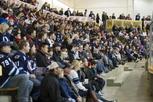 121117 Winnipeg - Max Bell Arena was full of hockey fans during the Goals for Dreams Hockey Challenge in support of The Dream Factory & The ChildrenÄôs Hospital Foundation at the University of Manitoba Max Bell Arena Saturday afternoon. DAVID LIPNOWSKI / WINNIPEG FREE PRESS