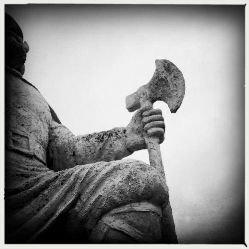 The Viking Statue in Gimli, MB 121101 - Tuesday, November 20, 2012 -  (MIKE DEAL / WINNIPEG FREE PRESS)