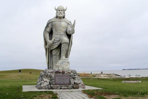 The Viking Statue in Gimli, MB 121101 - Tuesday, November 20, 2012 -  (MIKE DEAL / WINNIPEG FREE PRESS)