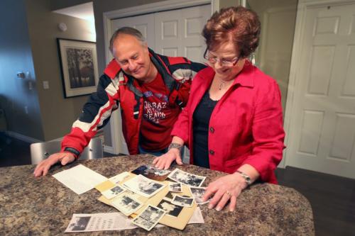 Sheila Heintz, who lost her priceless family photos, having them returned by the finder, Larry Chartrand-See  Gordon Sinclair story- November 20, 2012   (JOE BRYKSA / WINNIPEG FREE PRESS)