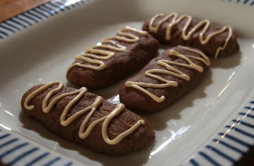 Food Front. Chocolate Coffee Fingers. Alison Gillmor story. (WAYNE GLOWACKI/WINNIPEG FREE PRESS) Winnipeg Free Press  Nov. 26   2012