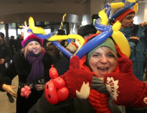 Jubilant shoppers flood into Winnipeg's IKEA Wednesday morning after the grand opening.  121128 - Wednesday, November 28, 2012 -  (MIKE DEAL / WINNIPEG FREE PRESS)