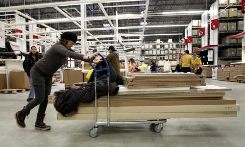Shoppers get busy loading up after the grand opening of the new IKEA in Winnipeg. 121128 - Wednesday, November 28, 2012 -  (MIKE DEAL / WINNIPEG FREE PRESS)
