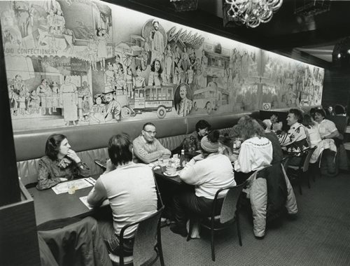 Interior shot of C. Kelekis Restaurant and its patrons. Photo taken Jan. 13, 1989. (Wayne Glowacki / Winnipeg Free Press)