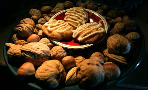 12 Days of Christmas Cinnamon Roll Cookies .....Phil Hossack / Winnipeg Free Press - December 12, 2012