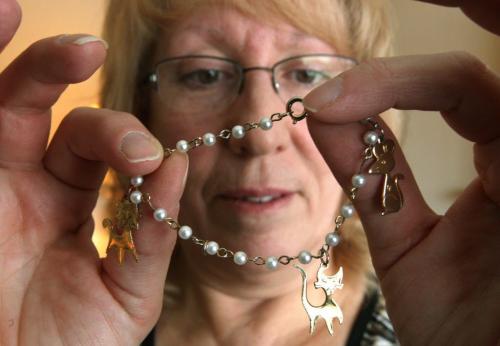 Sherry Winterburn holds a bracelet her great-aunt Edith Small piece gave her at xmas 1972. She was believed to have been murdered on Feb 23, 1973- To this date it is a cold case in the Winnipeg Police Services homicide list- See Dave Baxter story- December 06, 2012   (JOE BRYKSA / WINNIPEG FREE PRESS)