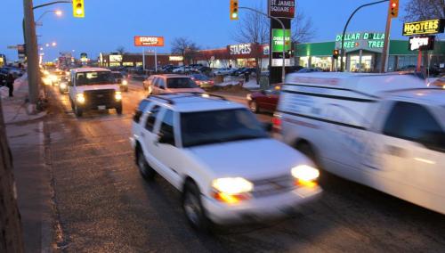 Traffic on St. James St. and St. Matthews Ave. December 6, 2012  BORIS MINKEVICH / WINNIPEG FREE PRESS