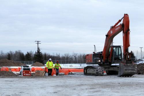 Construction crews work on building the foundation of the new arena in Peguis First Nation after a electrical fire destroyed the old one. See Randy Turner's Native, Aboriginal hockey story. Dec 05, 2012, Ruth Bonneville  (Ruth Bonneville /  Winnipeg Free Press)