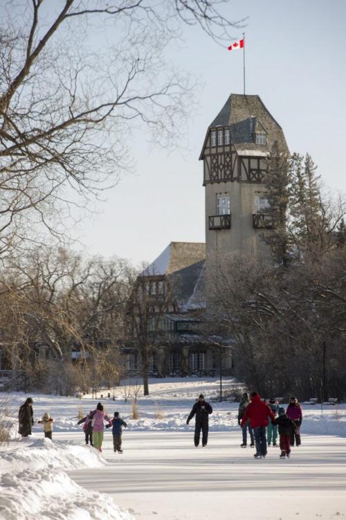 122512 Winnipeg -  Ice skaters brave the cold temperatures Tuesday afternoon on Christmas day at Assiniboine Park. DAVID LIPNOWSKI / WINNIPEG FREE PRESS
