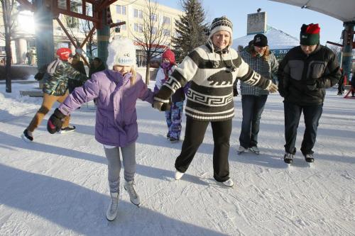 December 29, 2012 - 121229 - Paula Hunt and Madie Hunt (9) skate at the Forks Saturday December 29, 2012. Paula Hunt talked about her resolutions. John Woods / Winnipeg Free Press