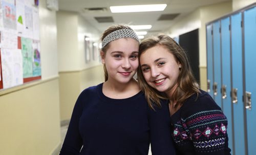 WIndsor School class of 2017 students. Good friends Mackenzie and Aby in hallway. See Doug Speirs story on bullying. Dec 22, 2012, Ruth Bonneville  (Ruth Bonneville /  Winnipeg Free Press)