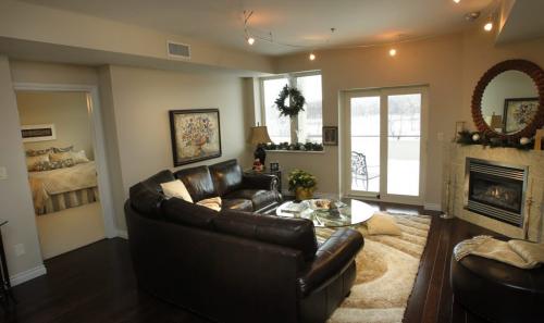 Homes. The Renaissance, unit 103- 3420 Pembina Hwy. Sitting area with outside door to patio.. The realtor is Ed Dale Jr.Todd Lewys story    . (WAYNE GLOWACKI/WINNIPEG FREE PRESS) Winnipeg Free Press  Jan. 7 2013