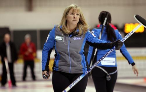 CurlManitoba is hosting the 2013 Manitoba Scotties Tournament of Hearts presented by Monsanto January 23-27 at the Veterans Memorial Sports Complex in Stonewall, Manitoba. Skip Cathy Overton-Clapham at a jpractice session with her team Tuesday afternoon in Stonewall. See Paul Wiecek story. Jan 22, 2013, Ruth Bonneville  (Ruth Bonneville /  Winnipeg Free Press)