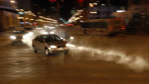 Stdup -  The start of a Winnipeg winter  morning rush hour , headlights light up  exhaust fog in -29 anf -39 windchill at Portage and Main St.at 7am -  vapour trail visual has a 007 quality many wish they had in heavy traffic Äì Fire One  KEN GIGLIOTTI / JAN. 24 2013 / WINNIPEG FREE PRESS