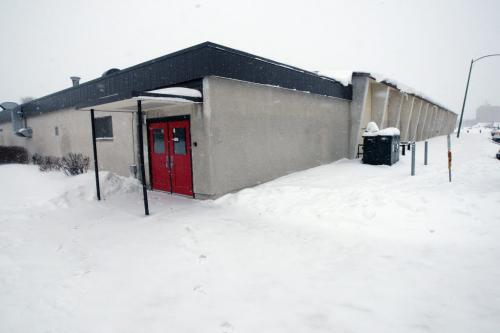 Charles Barbour Arena at 500 Nathaniel St.- River Heights community club is proposing to buy the arena for $1 and tear it down to build  a two-rink complex.-See Jen Skerritt story- January 14, 2013   (JOE BRYKSA / WINNIPEG FREE PRESS)
