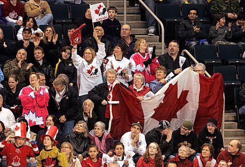 BORIS MINKEVICH / WINNIPEG FREE PRESS  070409 CANADA vs. FINLAND WOMENS HOCKEY  First Period. Fans.