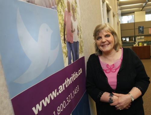 Heather Birchall,  a volunteer at the Manitoba Arthritis Society. Carolyn Shimmin story (WAYNE GLOWACKI/WINNIPEG FREE PRESS) WINNIPEG FREE PRESS Feb. 20 2013