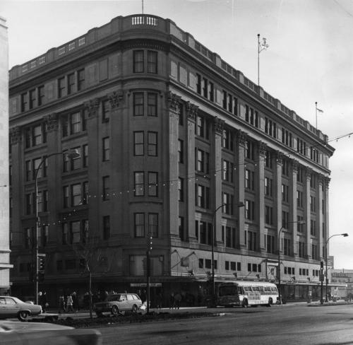 Hudson's Bay Company downtown store. March 19, 1973 Gerry Cairns / Winnipeg Free Press Archives