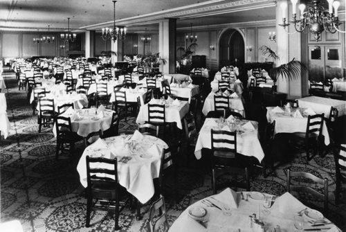 Hudson's Bay Company's downtown store. Main dining room on the 5th floor. November 1926 Hudson's Bay Company Archives, Manitoba Archives