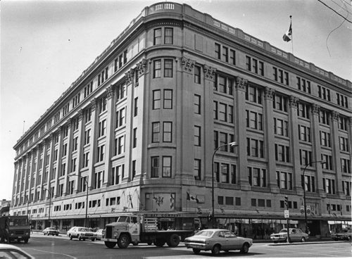 The Hudson's Bay Company's downtown store December 3, 1982 Winnipeg Free Press Archives