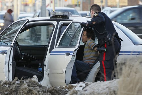 February 26, 2013 - 130226  -  Police investigate a possible murder scene at 626 Balmoral Tuesday February 26, 2013.  John Woods / Winnipeg Free Press