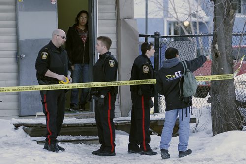 February 26, 2013 - 130226  -  Police investigate a possible murder scene at 626 Balmoral Tuesday February 26, 2013.  John Woods / Winnipeg Free Press