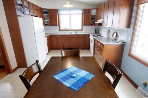 52 Galinee Bay in Westwood -  dining room eating area  - Todd Lewys Resale Homes - KEN GIGLIOTTI / Mar. 4 2013 / WINNIPEG FREE PRESS