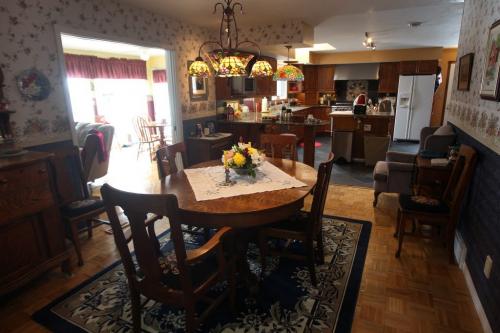 massive kitchen- 113 Blythefield Road in SanfordSee Todd Lewys story- March 06, 2013   (JOE BRYKSA / WINNIPEG FREE PRESS)