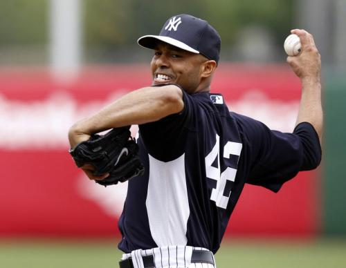 New York Yankees relief pitcher Mariano Rivera pitches against the Atlanta Braves in Grapefruit League baseball game March 9, 2013  in Tampa, Florida. REUTERS/Scott Iskowitz  (UNITED STATES - Tags: SPORT BASEBALL) - RTR3ESHJ