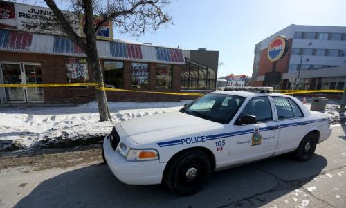 Police investigating a stabbing at Junior's, Saturday, March 16, 2013. (TREVOR HAGAN/WINNIPEG FREE PRESS)