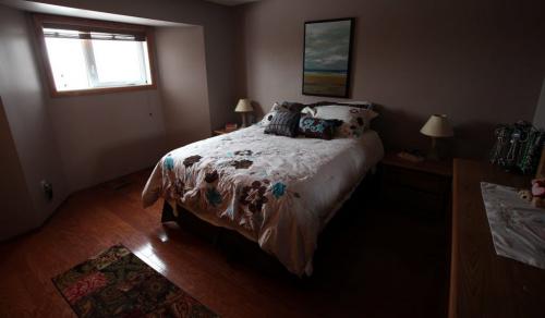 641 Hamilton Avenue Master Bedroom March 17, 2013 - (Phil Hossack / Winnipeg Free Press)