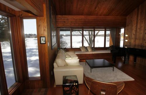 Homes. House at 171 River Road in St. Andrews, Mb. The living room over looks the Red River.The realtor is Bill Thiessen. Todd Lewys  (WAYNE GLOWACKI/WINNIPEG FREE PRESS) Winnipeg Free Press March 26 2013