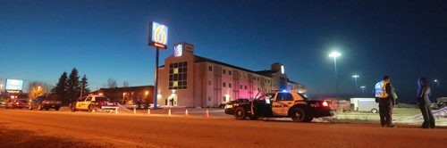 Brandon Sun Brandon Police Service was called to the Motel 6, on the Trans-Canada Highway, on Wednesday evening. Several police vehicles blocked off the entrance. (Bruce Bumstead/Brandon Sun)