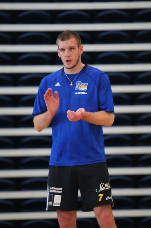 Brandon Sun 11042013 Sebastien Steigmeier with the Brandon Bobcats mens volleyball team claps during practice ta the BU Healthy Living Centre on Thursday. (Tim Smith/Brandon Sun)