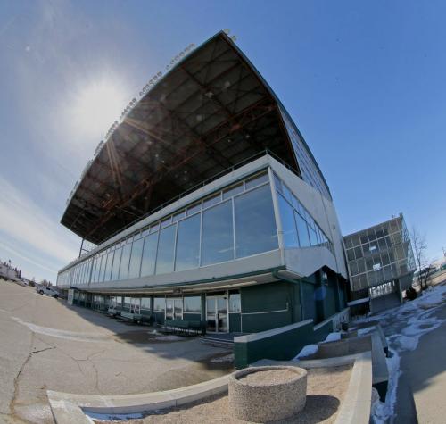 The Assiniboia Downs, Wednesday, April 10, 2013. (TREVOR HAGAN/WINNIPEG FREE PRESS)