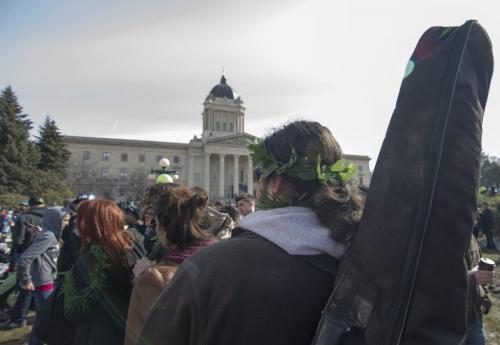 130420 Winnipeg - DAVID LIPNOWSKI / WINNIPEG FREE PRESS  Thousands of people attended 4:20 to celebrate marijuana at the Manitoba Legislative building Saturday afternoon.