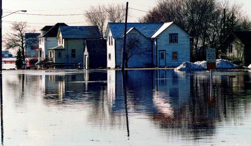 FLOOD OF 1997 photo winnipeg free press